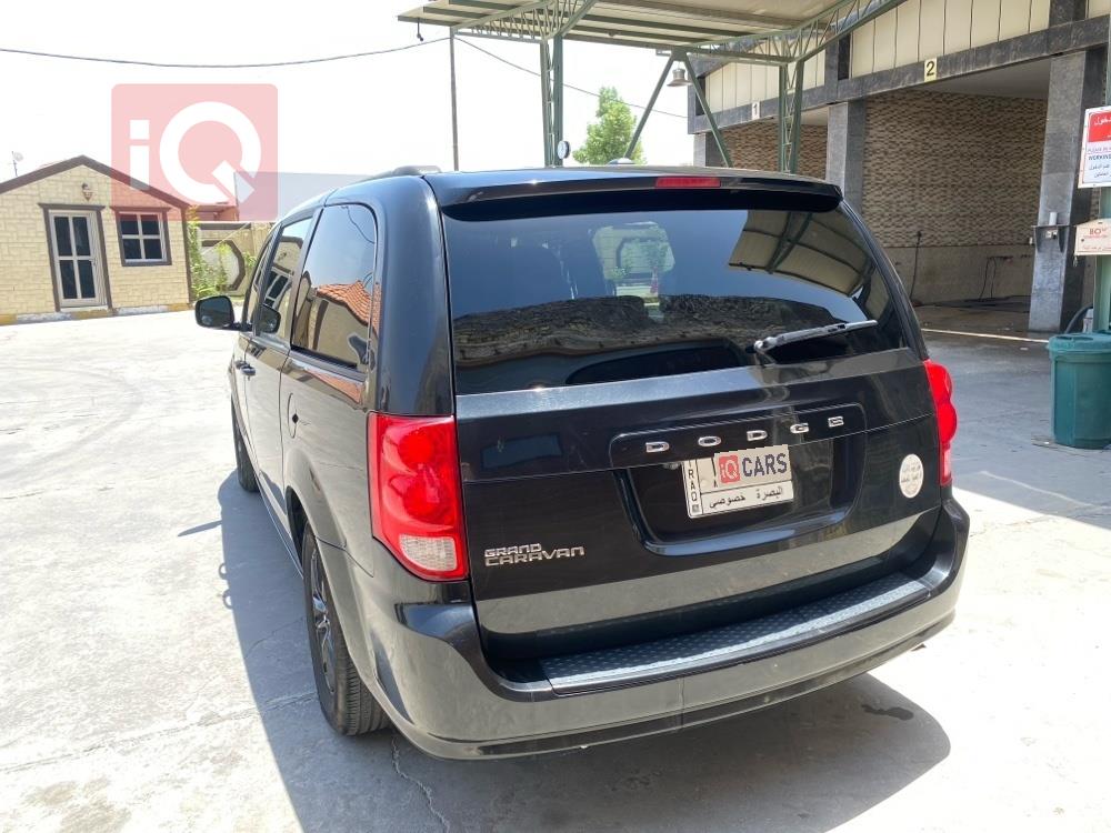 دودج جراند كارافان